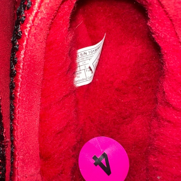 Ugg Tasman Slippers - Picture 6 of 7